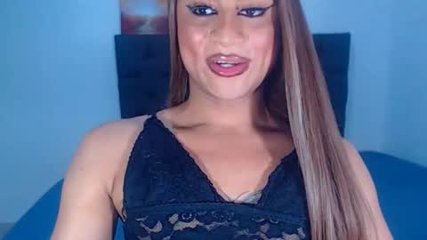 Snapshot of sweetsofiats chatting on September 29, 1:55 am SOFIA online show from September 29, 1:55 am