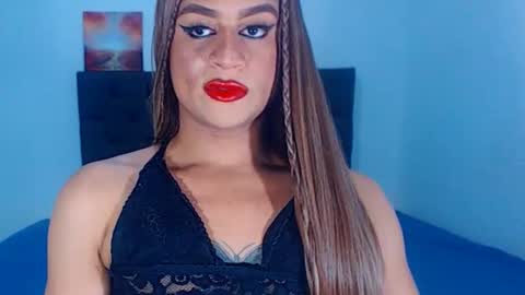 Snapshot of sweetsofiats chatting on October 10, 2:54 am SOFIA online show from October 10, 2:54 am