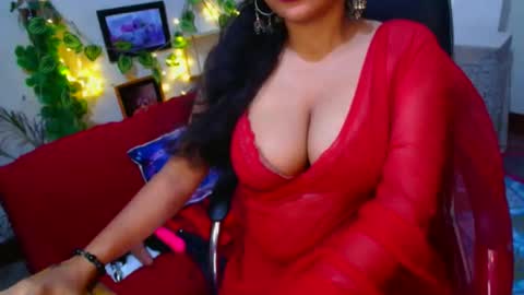 Snapshot of sweetsour18 chatting on November 10, 2:54 am SweetSour online show from November 10, 2:54 am