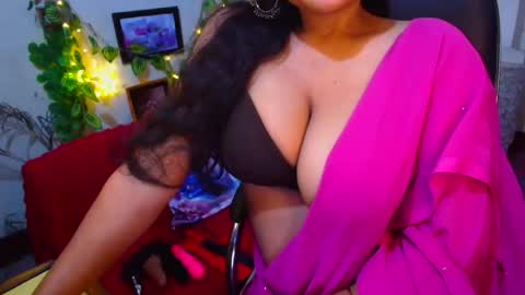 Snapshot of sweetsour18 chatting on November 19, 1:27 am SweetSour online show from November 19, 1:27 am