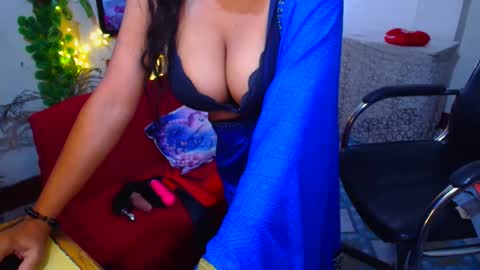 Snapshot of sweetsour18 chatting on November 30, 2:26 am SweetSour online show from November 30, 2:26 am