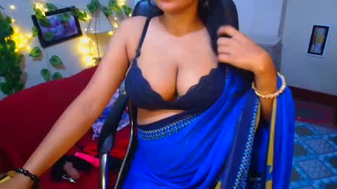 Snapshot of sweetsour18 chatting on December 14, 1:22 am SweetSour online show from December 14, 1:22 am