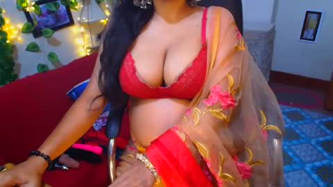 Snapshot of sweetsour18 chatting on December 15, 1:32 am SweetSour online show from December 15, 1:32 am