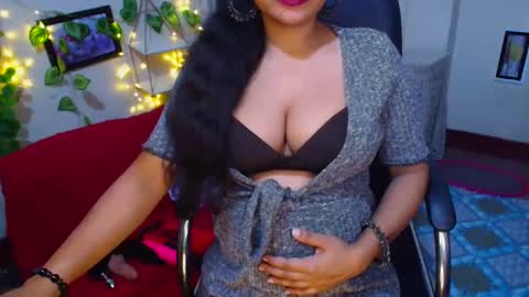 Snapshot of sweetsour18 chatting on December 19, 12:34 pm SweetSour online show from December 19, 12:34 pm