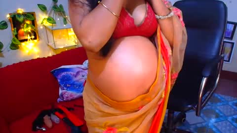 Snapshot of sweetsour18 chatting on February 9, 1:31 am SweetSour online show from February 9, 1:31 am