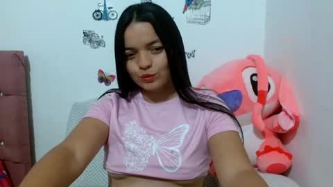 Snapshot of sweett_2026 chatting on May 17, 11:23 pm sweet online show from May 17, 11:23 pm
