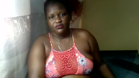 Snapshot of sweett_amberr chatting on July 16, 11:27 am sweett_amberr online show from July 16, 11:27 am