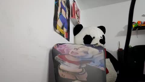 Snapshot of sweett_candy1 chatting on May 25, 12:16 am sweett_candy1 online show from May 25, 12:16 am