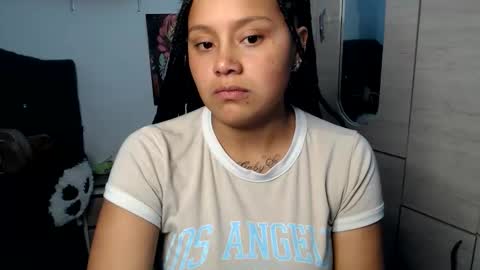 Snapshot of sweett_candy1 chatting on June 10, 2:23 am sweett_candy1 online show from June 10, 2:23 am