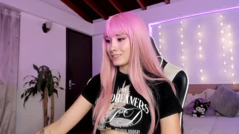 Cat independent model  online show from December 27, 5:52 am