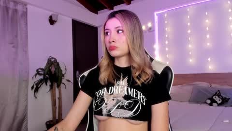 Cat independent model  online show from January 7, 3:35 am