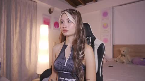 Cat independent model  online show from November 28, 1:41 am