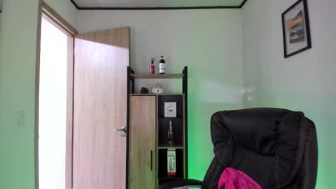 sweett_lust online show from February 17, 4:42 am