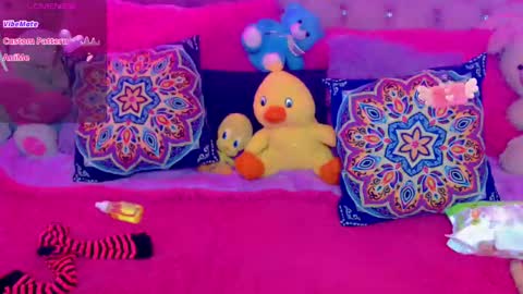 Snapshot of sweett_martina chatting on February 14, 4:37 am martina online show from February 14, 4:37 am