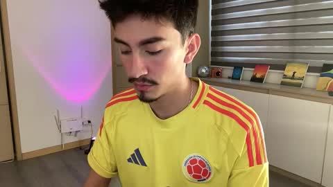 Andy  online show from November 25, 6:19 pm