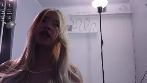 Snapshot of sweettener chatting on July 11, 11:57 am You can call me your Princess online show from July 11, 11:57 am