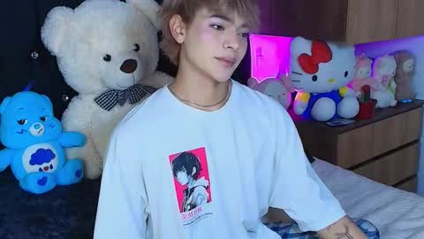 Neffer online show from November 18, 5:01 am