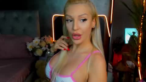 Jessica online show from September 24, 5:05 pm