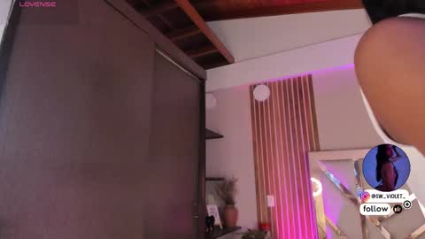 Snapshot of sweetviolet___ chatting on May 13, 12:35 pm sweetviolet___ online show from May 13, 12:35 pm