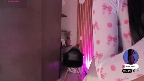 Snapshot of sweetviolet___ chatting on May 17, 12:34 pm sweetviolet___ online show from May 17, 12:34 pm