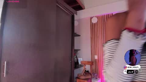 Snapshot of sweetviolet___ chatting on July 17, 12:01 pm sweetviolet___ online show from July 17, 12:01 pm