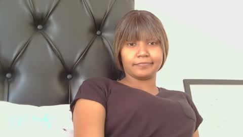 Snapshot of sweetwhisper4u chatting on June 1, 7:32 am katie online show from June 1, 7:32 am