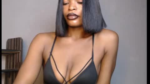sweetxxboobsx online show from April 26, 7:50 am