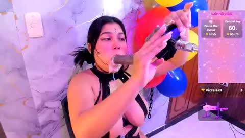 Snapshot of sweety_blowjob chatting on June 14, 12:07 pm LINA online show from June 14, 12:07 pm
