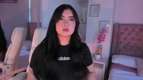 Snapshot of sweety_nicole_ chatting on May 17, 2:46 pm sweety nicole 3 online show from May 17, 2:46 pm