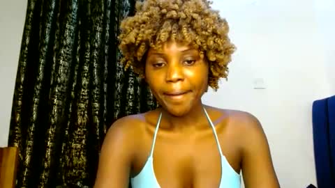 Snapshot of sweety_spixxy chatting on June 4, 4:02 pm Dolly online show from June 4, 4:02 pm