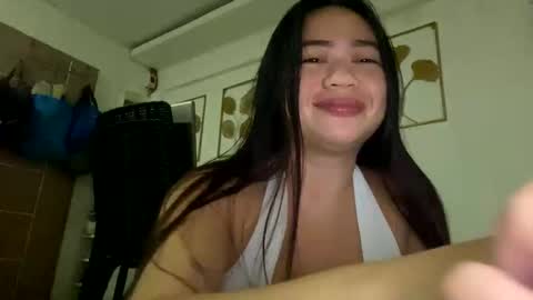 Snapshot of sweetyasian_ chatting on October 9, 2:59 pm stacey online show from October 9, 2:59 pm