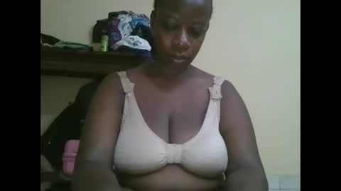 sweetyass25 online show from October 27, 5:11 am