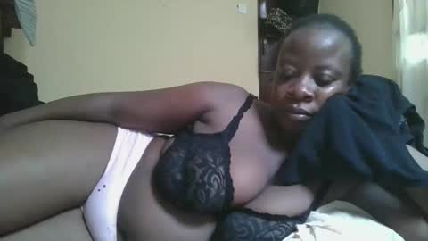 sweetyass25 online show from November 19, 6:46 am