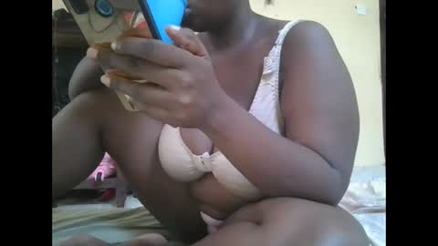 sweetyass25 online show from November 30, 7:12 am