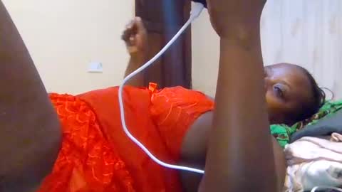 Snapshot of sweetyass25 chatting on June 15, 6:43 pm sweetyass25 online show from June 15, 6:43 pm
