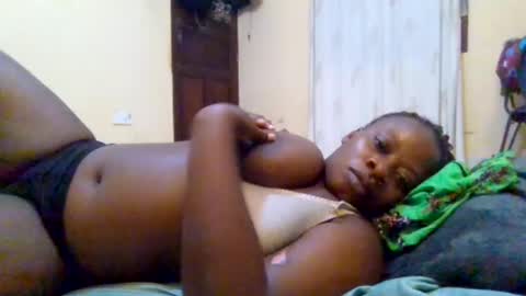 sweetyass25 online show from July 13, 6:22 pm