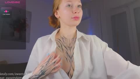 Snapshot of sweetykitty_x chatting on January 19, 12:53 pm Jenny give it a sub online show from January 19, 12:53 pm