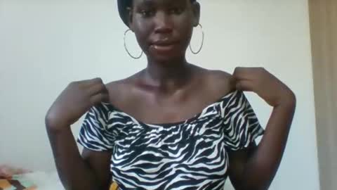 sweevagina22 online show from February 8, 2:53 pm