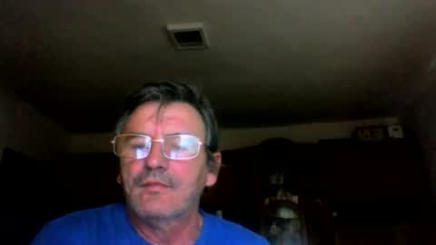 Snapshot of swergiu333 chatting on May 7, 4:51 am Raymond online show from May 7, 4:51 am