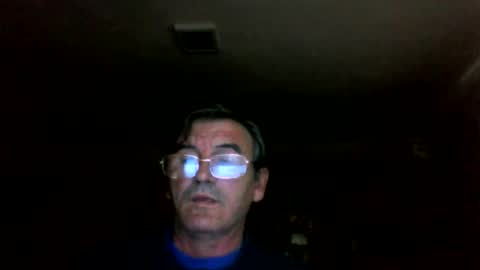 Snapshot of swergiu333 chatting on May 25, 5:13 am Raymond online show from May 25, 5:13 am