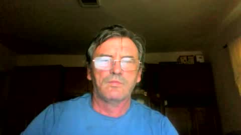 Snapshot of swergiu333 chatting on May 26, 4:52 am Raymond online show from May 26, 4:52 am