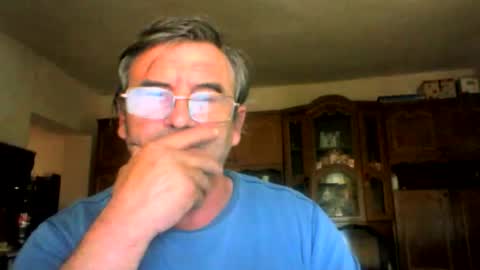 Snapshot of swergiu333 chatting on June 3, 6:38 am Raymond online show from June 3, 6:38 am