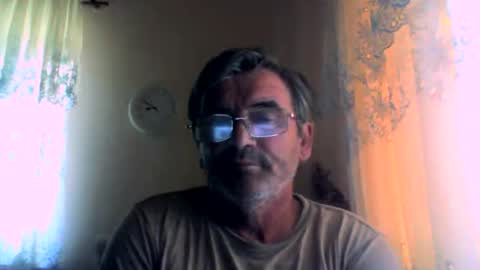 Snapshot of swergiu333 chatting on June 10, 5:50 am Raymond online show from June 10, 5:50 am