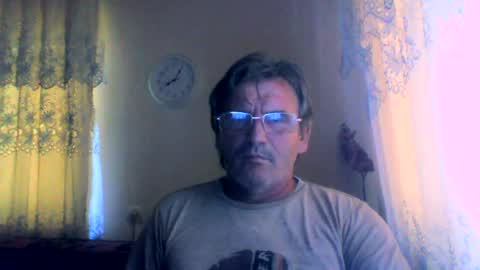 Snapshot of swergiu333 chatting on June 24, 5:06 am Raymond online show from June 24, 5:06 am