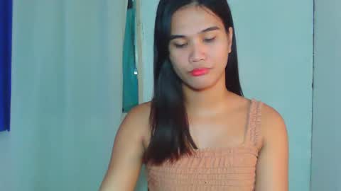 Snapshot of swettie_rhea chatting on May 21, 2:13 pm Rhea online show from May 21, 2:13 pm