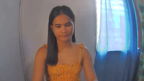 Snapshot of swettie_rhea chatting on May 25, 2:28 am Rhea online show from May 25, 2:28 am