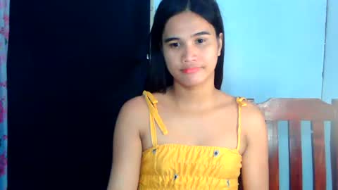 Snapshot of swettie_rhea chatting on June 15, 4:42 pm Rhea online show from June 15, 4:42 pm