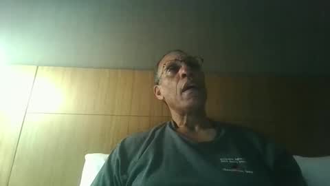 Snapshot of swimmerbod2495 chatting on April 2, 1:36 am swimmerbod2495 online show from April 2, 1:36 am