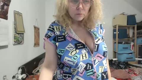 switchlorenx online show from February 2, 9:52 am