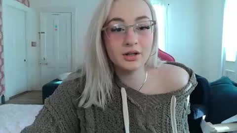 Snapshot of switchykitty chatting on February 5, 2:54 pm ashley blayde online show from February 5, 2:54 pm